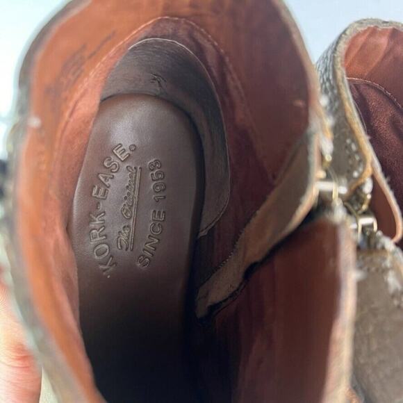 Kork Ease Boots Womens 7M Beige Distressed Leather Ankle Western Heel Side Zip - Picture 8 of 15